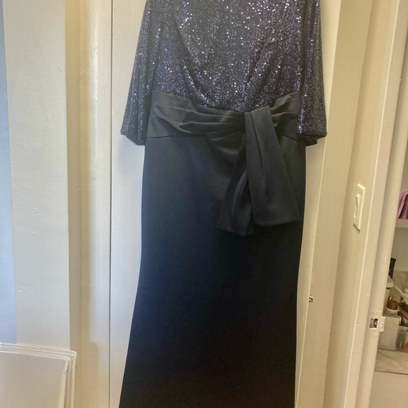 Beautiful, navy sequin evening dress! perfect for next formal event or wedding! - Picture 5 of 9